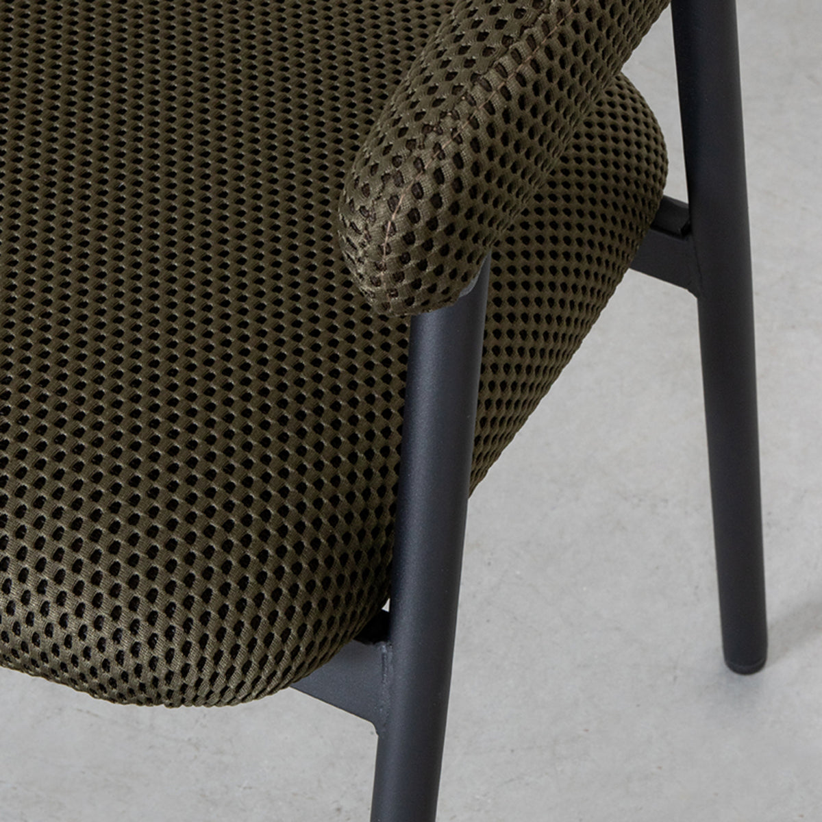 LABEL51 Eetkamerstoel Amaze - Hunter - Breathe van LABEL51 – Luxe comfort op maat van PureWonen. Vraag naar de beste prijs.