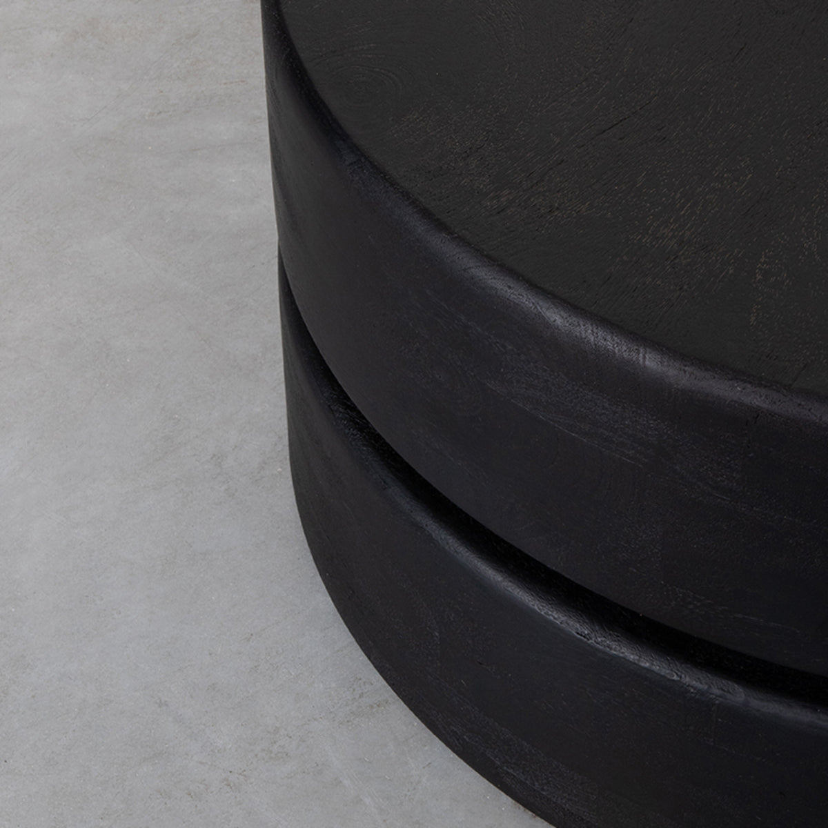 LABEL51 Salontafel Milly - Zwart - Mangohout - 70 cm van LABEL51 – Luxe comfort op maat van PureWonen. Vraag naar de beste prijs.