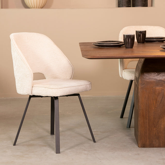 LABEL51 Eetkamerstoel Lewis - Crème - Fluweel van LABEL51 – Luxe comfort op maat van PureWonen. Vraag naar de beste prijs.