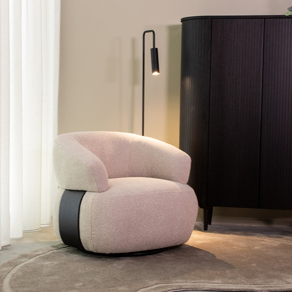 LABEL51 Fauteuil Valenza - Naturel - Boucle - Zwart Eiken van LABEL51 – Luxe comfort op maat van PureWonen. Vraag naar de beste prijs.