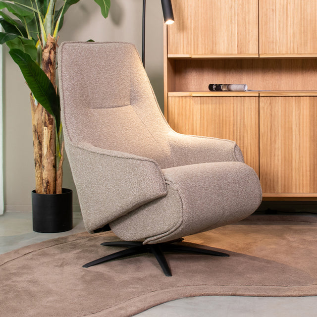 LABEL51 Fauteuil Odense - Truffel grijs - Boucle van LABEL51 – Luxe comfort op maat van PureWonen. Vraag naar de beste prijs.