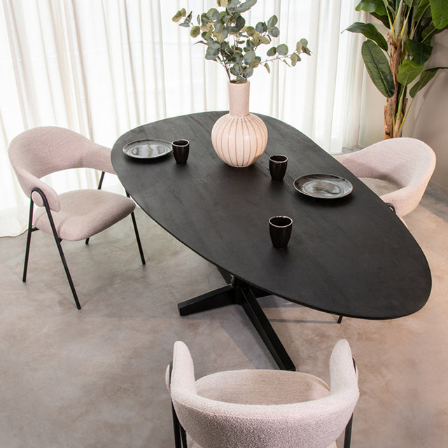 LABEL51 Eetkamertafel Rosie - Zwart - Mangohout - 220x100 cm van LABEL51 – Luxe comfort op maat van PureWonen. Vraag naar de beste prijs.