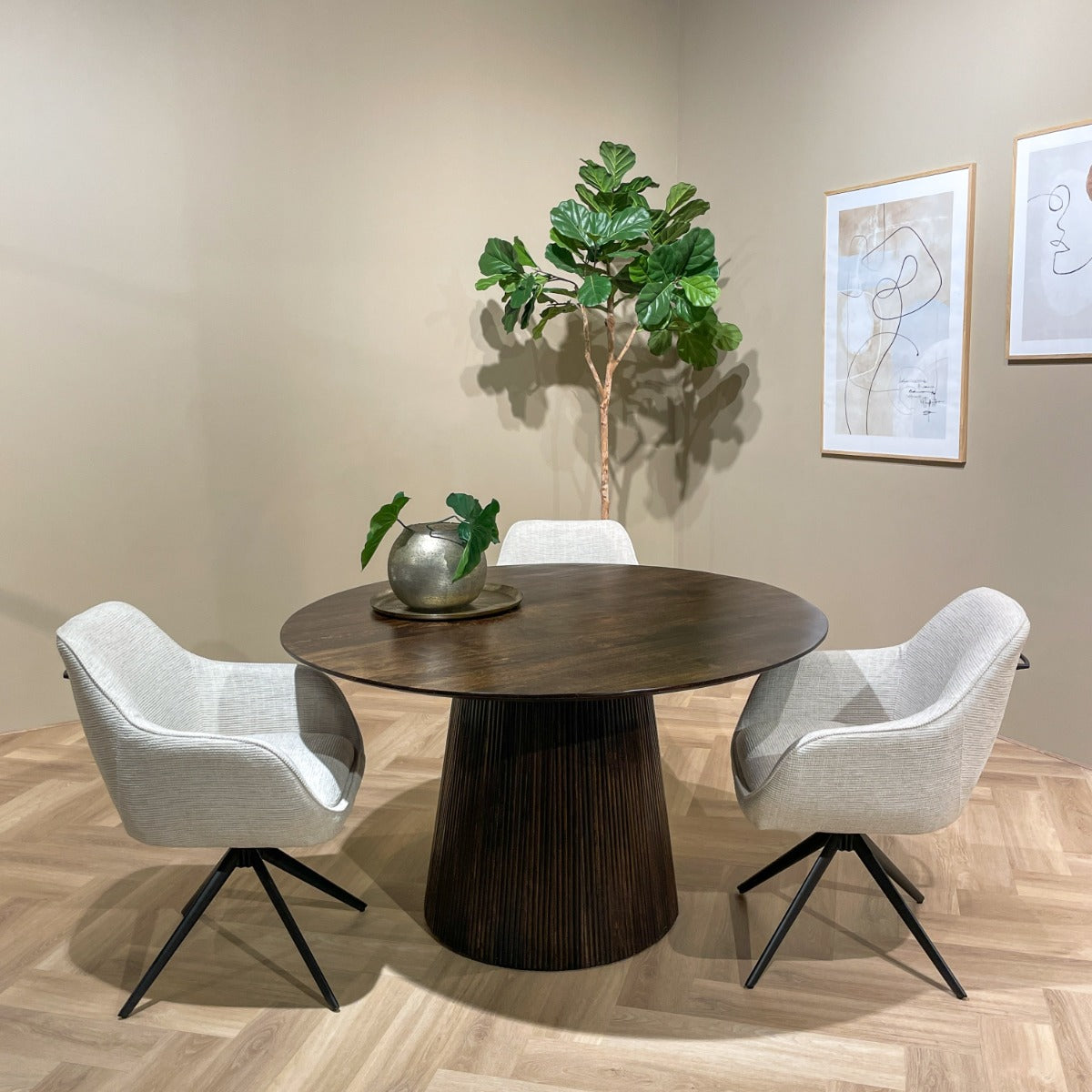 Salvator Walnut 130cm