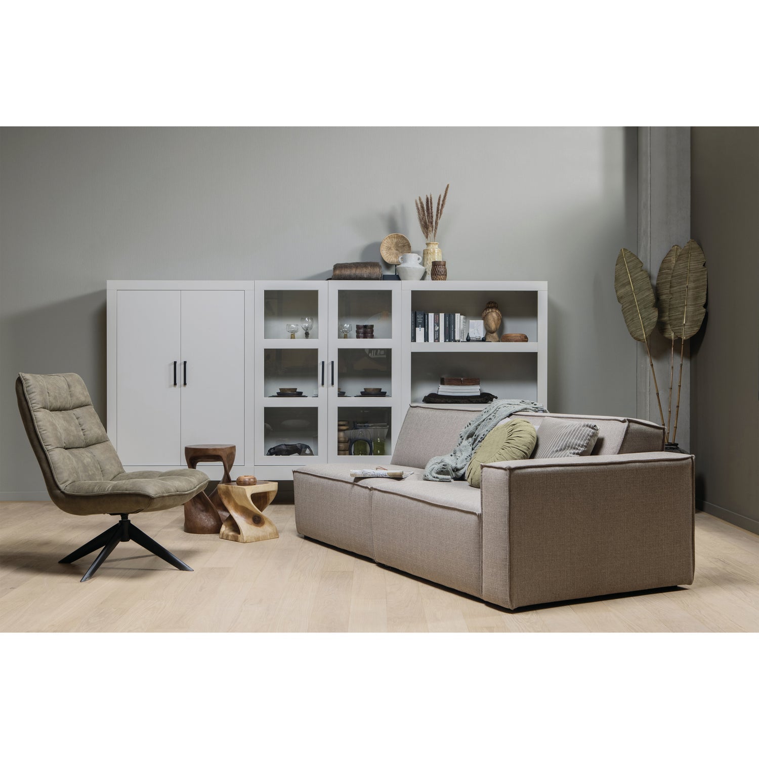 Jouke Draaifauteuil Leerlook Groen van WOOOD – Luxe comfort op maat van PureWonen. Vraag naar de beste prijs.