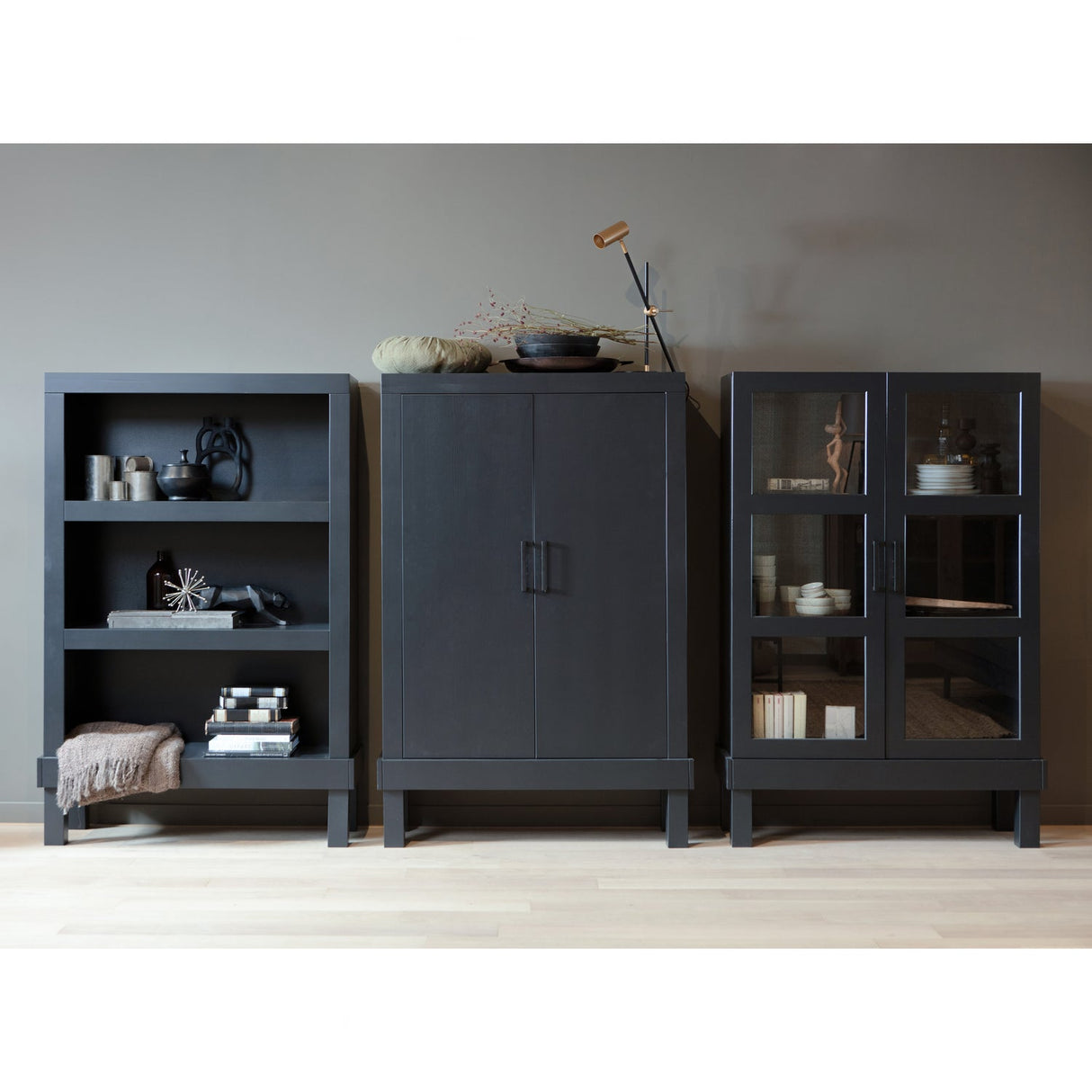 Bonk Open Kast Grenen Matzwart [Fsc] van WOOOD – Luxe comfort op maat van PureWonen. Vraag naar de beste prijs.