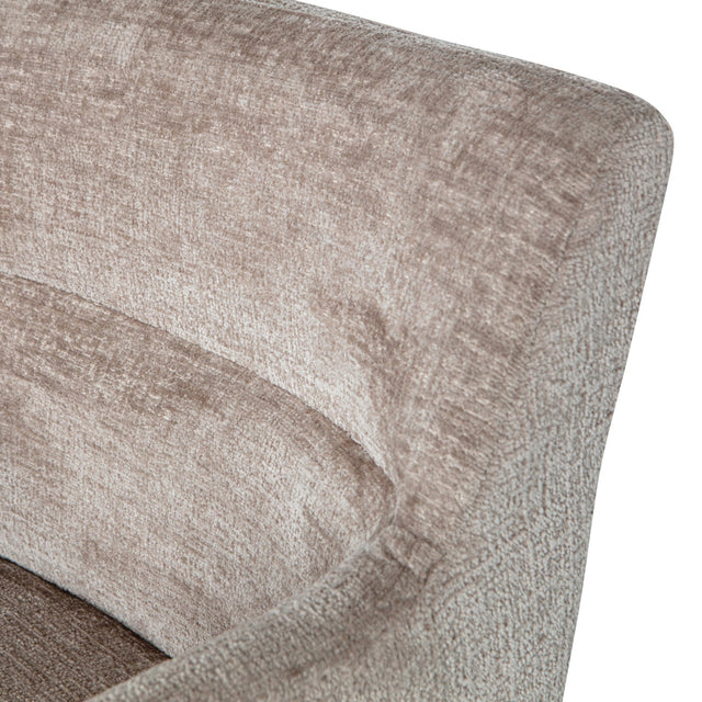 Kam Eetkamerstoel Met Armleuning Zand van WOOOD – Luxe comfort op maat van PureWonen. Vraag naar de beste prijs.