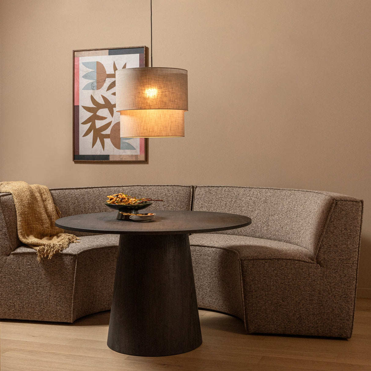 Europa 4 Zits Eetbank Geweven Stof Donkerbruin Melange van WOOOD – Luxe comfort op maat van PureWonen. Vraag naar de beste prijs.