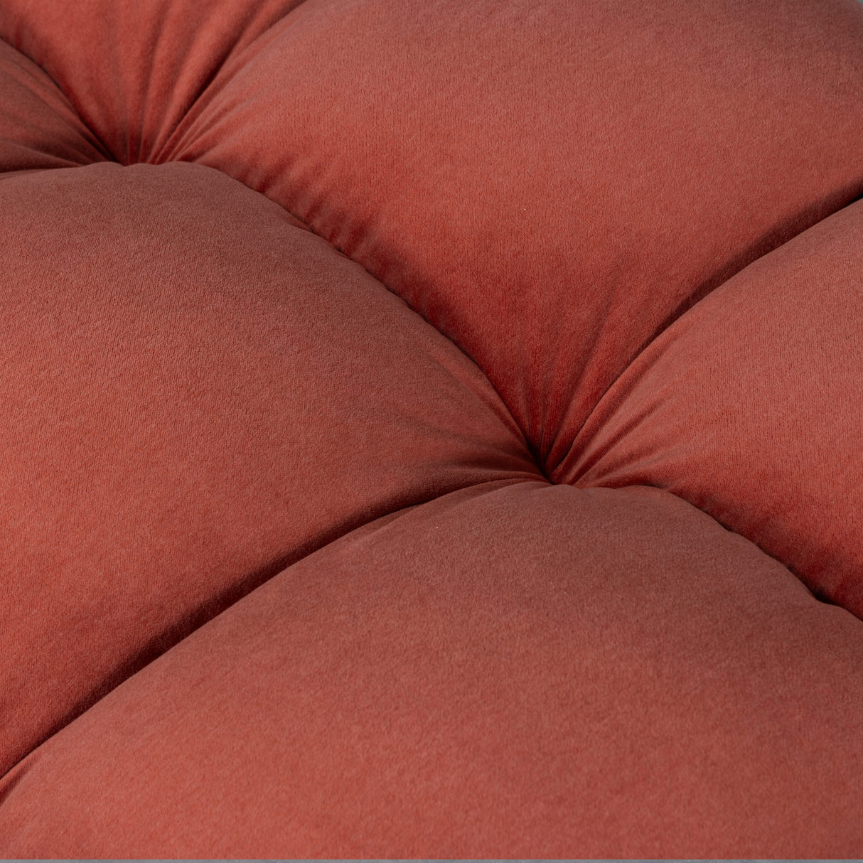 Allure Hocker Velvet Blush