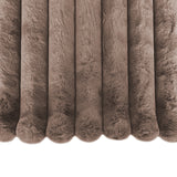 Plaid Chic Furenzo taupe 150x200 van Richmond Interiors – Luxe comfort op maat van PureWonen. Vraag naar de beste prijs.