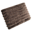 Plaid Chic Furenzo taupe 150x200 van Richmond Interiors – Luxe comfort op maat van PureWonen. Vraag naar de beste prijs.