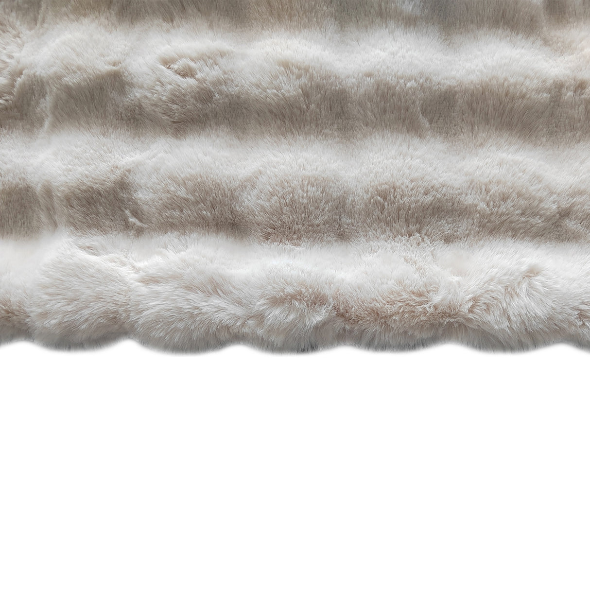 Plaid Cosy Fluff cream 200x300 van Richmond Interiors – Luxe comfort op maat van PureWonen. Vraag naar de beste prijs.