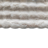 Plaid Cosy Fluff cream 200x300 van Richmond Interiors – Luxe comfort op maat van PureWonen. Vraag naar de beste prijs.