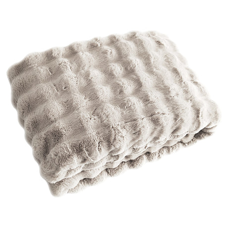 Plaid Cosy Fluff cream 200x300 van Richmond Interiors – Luxe comfort op maat van PureWonen. Vraag naar de beste prijs.
