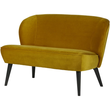 Sara Bankje Fluweel Oker van WOOOD – Luxe comfort op maat van PureWonen. Vraag naar de beste prijs.