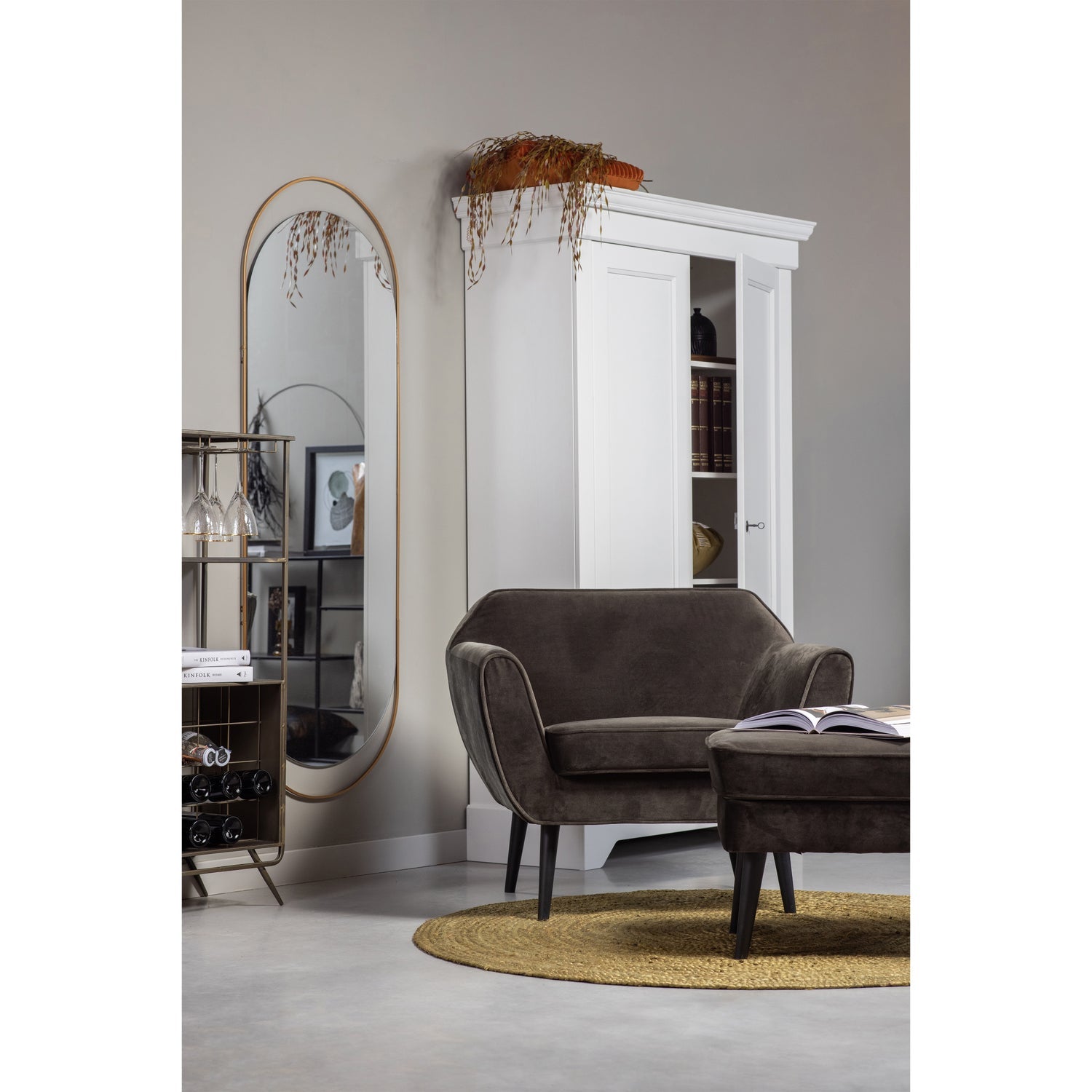 Rocco Hocker Fluweel Warm Groen van WOOOD – Luxe comfort op maat van PureWonen. Vraag naar de beste prijs.