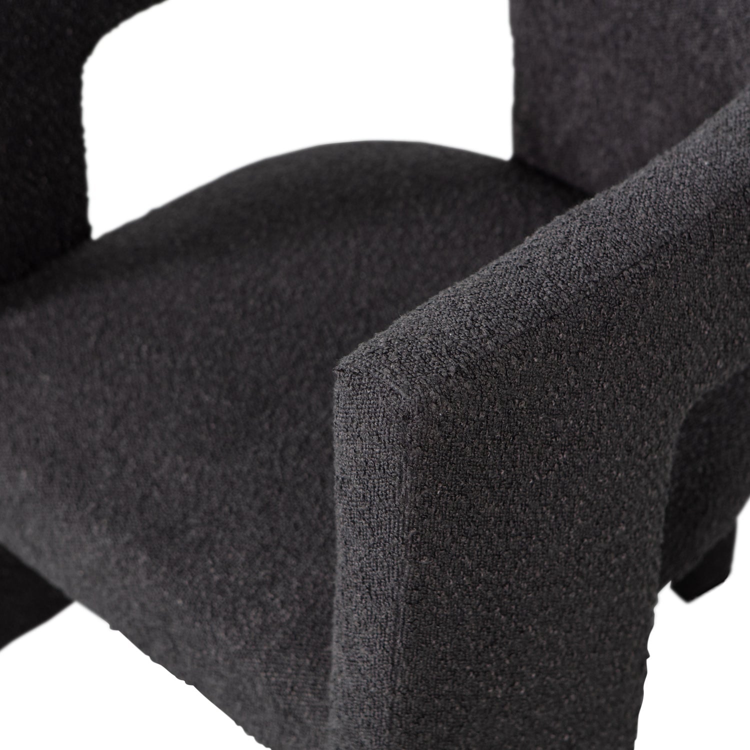Tiwa Fauteuil Boucle Donkergrijs van WOOOD – Luxe comfort op maat van PureWonen. Vraag naar de beste prijs.