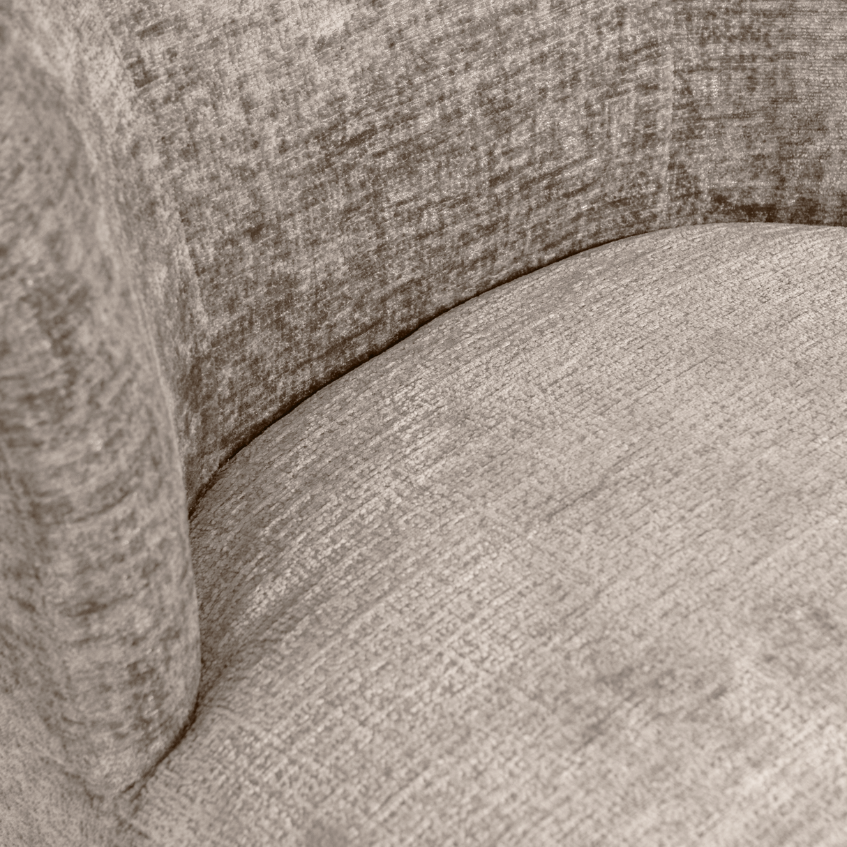 Atty Draaifauteuil Zand van WOOOD – Luxe comfort op maat van PureWonen. Vraag naar de beste prijs.