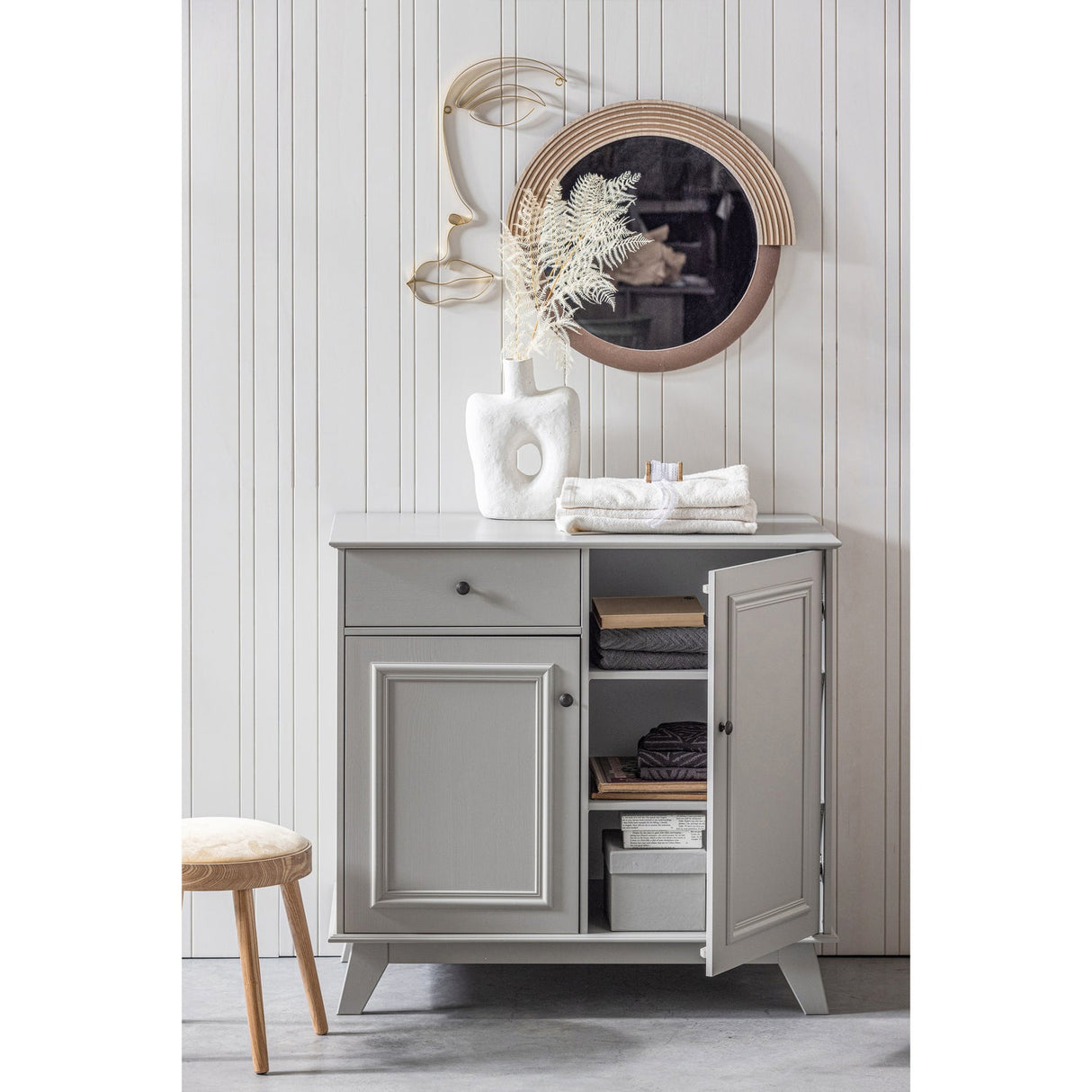 Lily Opbergkast 1 Lade + 2 Deuren Grenen Clay [Fsc] van WOOOD – Luxe comfort op maat van PureWonen. Vraag naar de beste prijs.