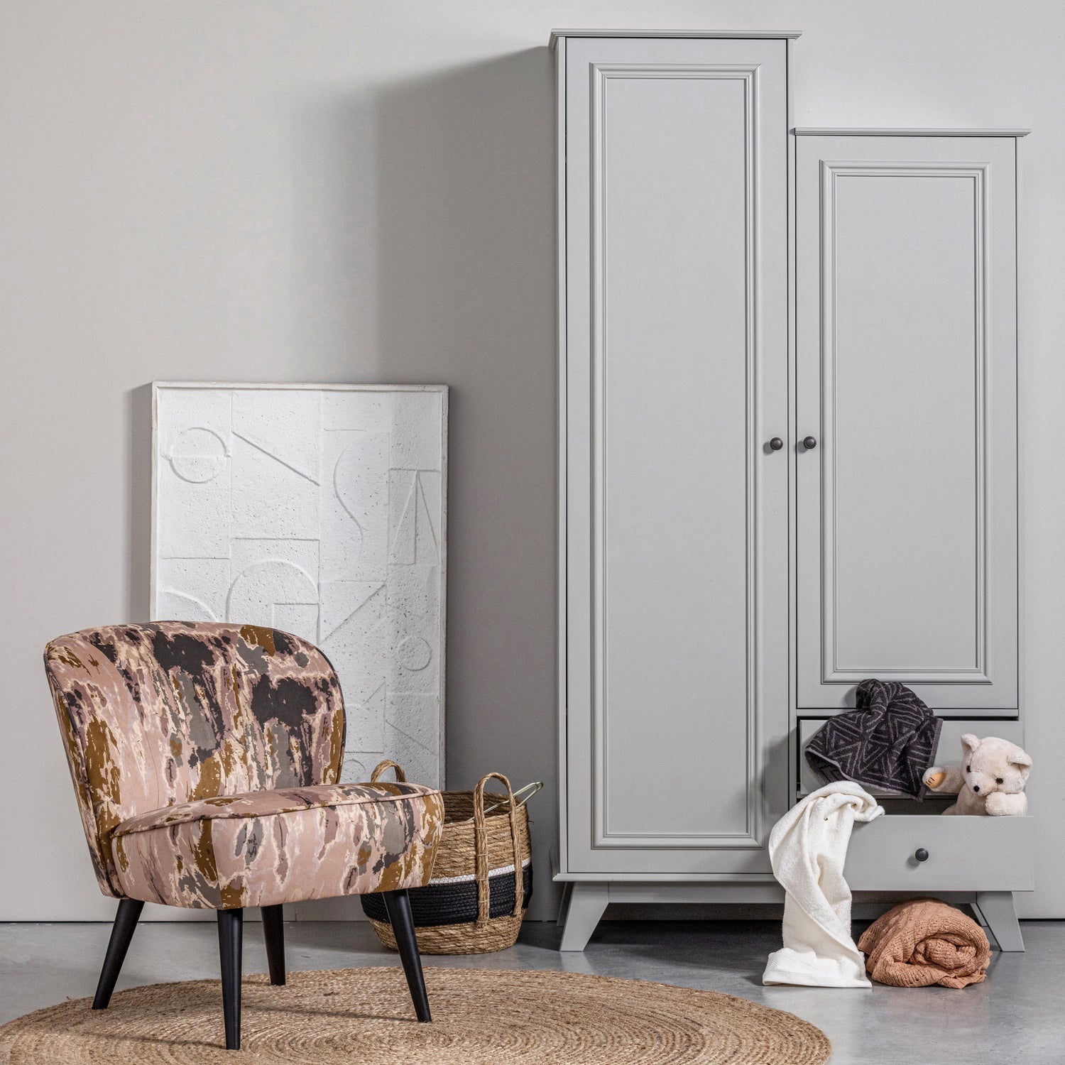 Lily Garderobekast Grenen Clay [Fsc] van WOOOD – Luxe comfort op maat van PureWonen. Vraag naar de beste prijs.