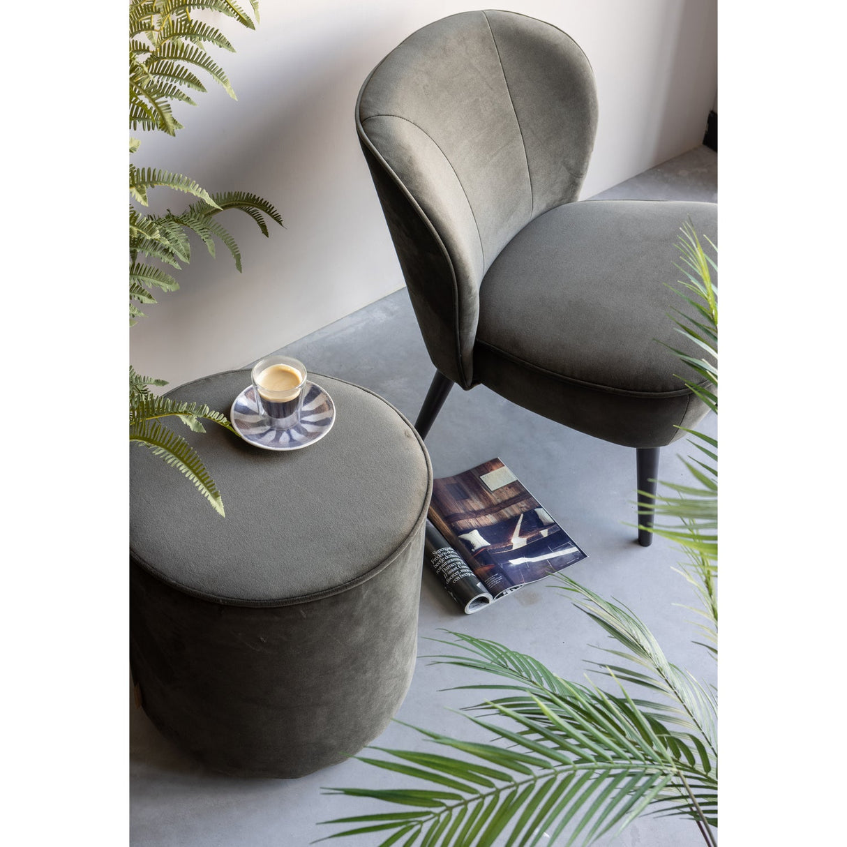 Sara Poef Hoog Warm Groen 46x O46 van WOOOD – Luxe comfort op maat van PureWonen. Vraag naar de beste prijs.