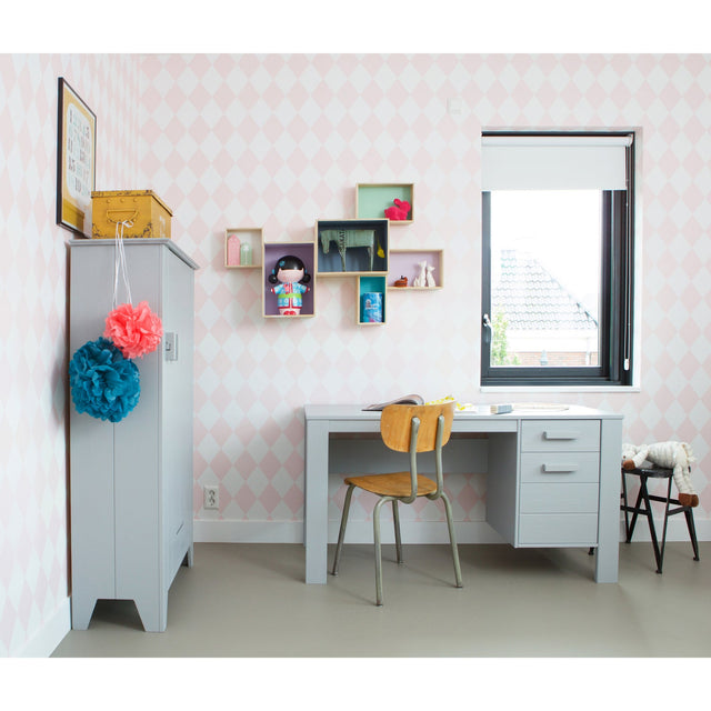 Dennis Bureau Grenen Betongrijs Geborsteld [Fsc] van WOOOD – Luxe comfort op maat van PureWonen. Vraag naar de beste prijs.