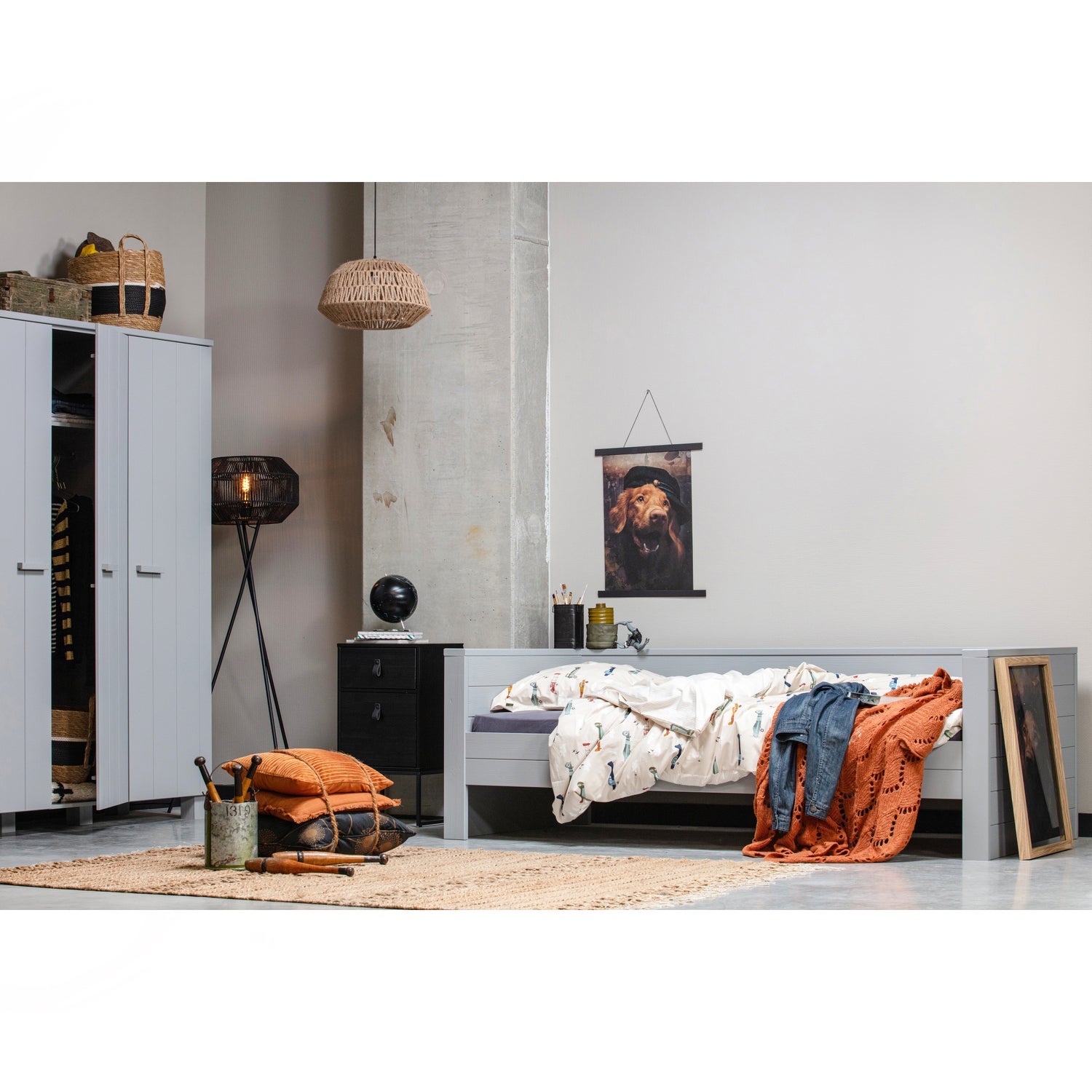 Zola Nachtkastje Met Lade En Deur Geborsteld Diepzwart[Fsc] van WOOOD – Luxe comfort op maat van PureWonen. Vraag naar de beste prijs.