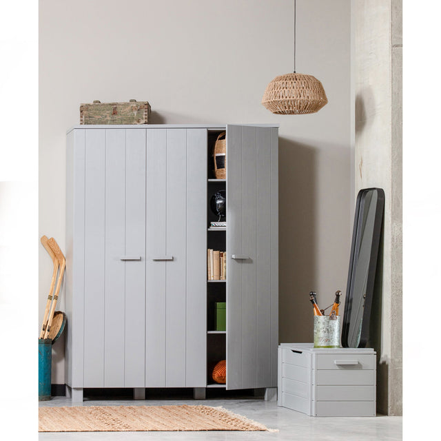 Dennis 3 Deurs Kast Grenen Betongrijs Geborsteld [Fsc] van WOOOD – Luxe comfort op maat van PureWonen. Vraag naar de beste prijs.