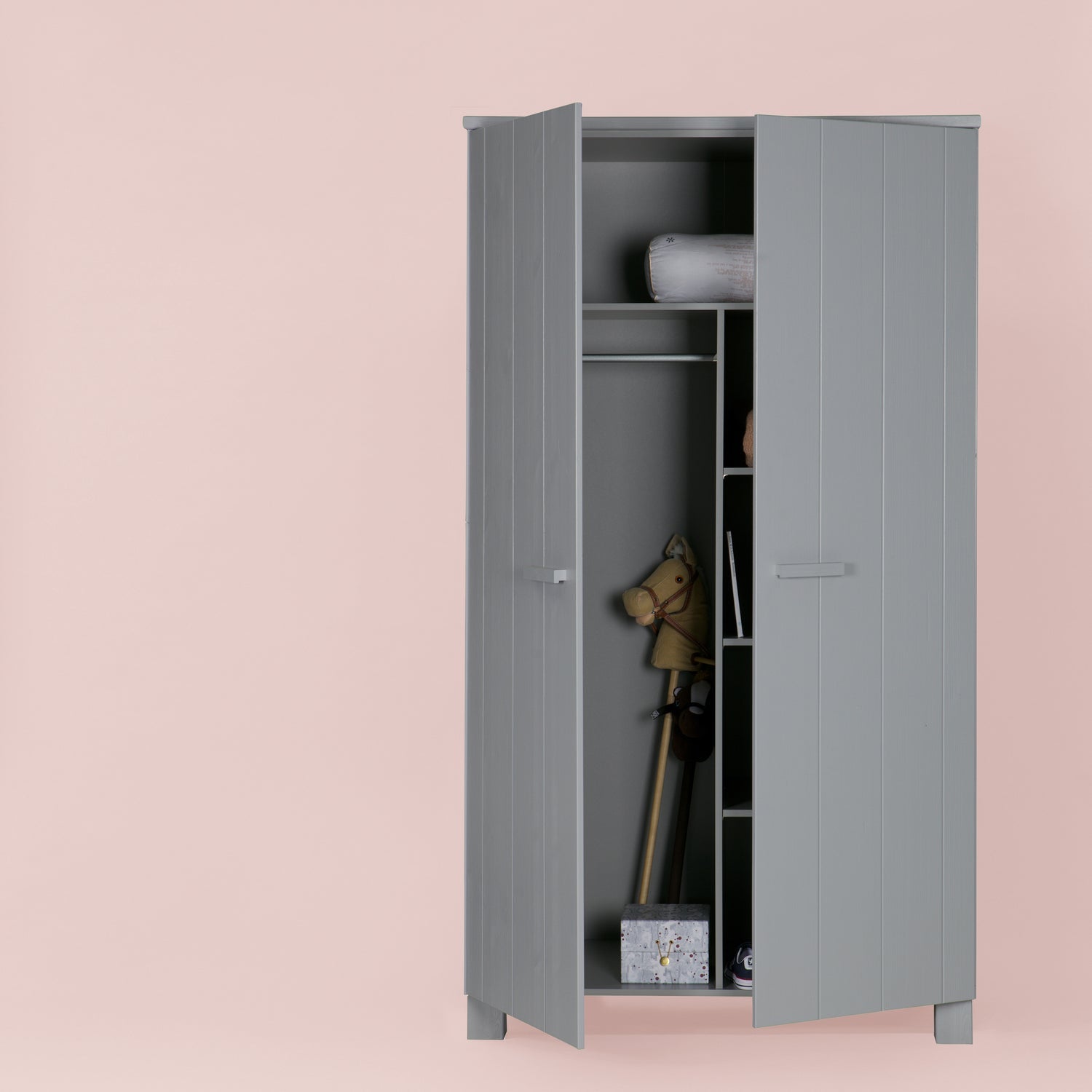 Dennis Kast Grenen Betongrijs Geborsteld [Fsc] van WOOOD – Luxe comfort op maat van PureWonen. Vraag naar de beste prijs.