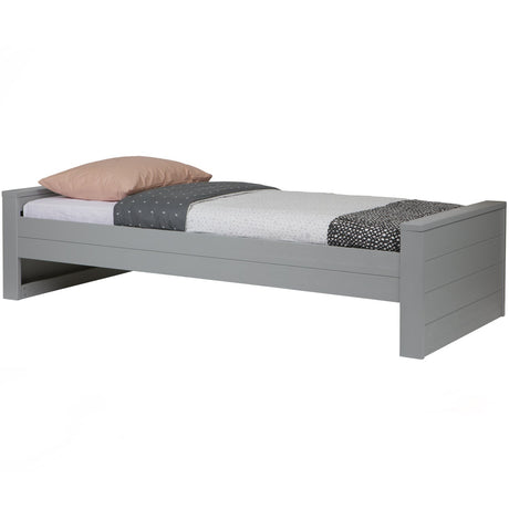 Dennis Bed 90 X200 Cm Grenen Betongrijs Geborsteld [Fsc] van WOOOD – Luxe comfort op maat van PureWonen. Vraag naar de beste prijs.