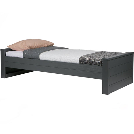 Dennis Bed 90 X200 Cm Grenen Steel Grey Geborsteld [Fsc] van WOOOD – Luxe comfort op maat van PureWonen. Vraag naar de beste prijs.