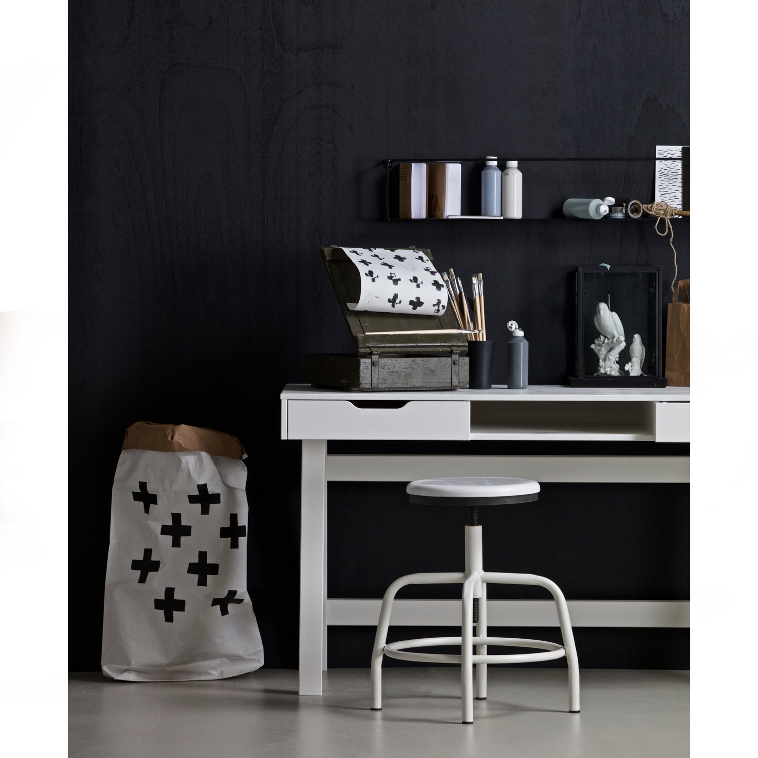 Nikki Bureau Grenen Wit [Fsc] van WOOOD – Luxe comfort op maat van PureWonen. Vraag naar de beste prijs.