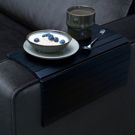 Armleuning Xl Flexibel Dienblad Zwart Xl van WOOOD – Luxe comfort op maat van PureWonen. Vraag naar de beste prijs.