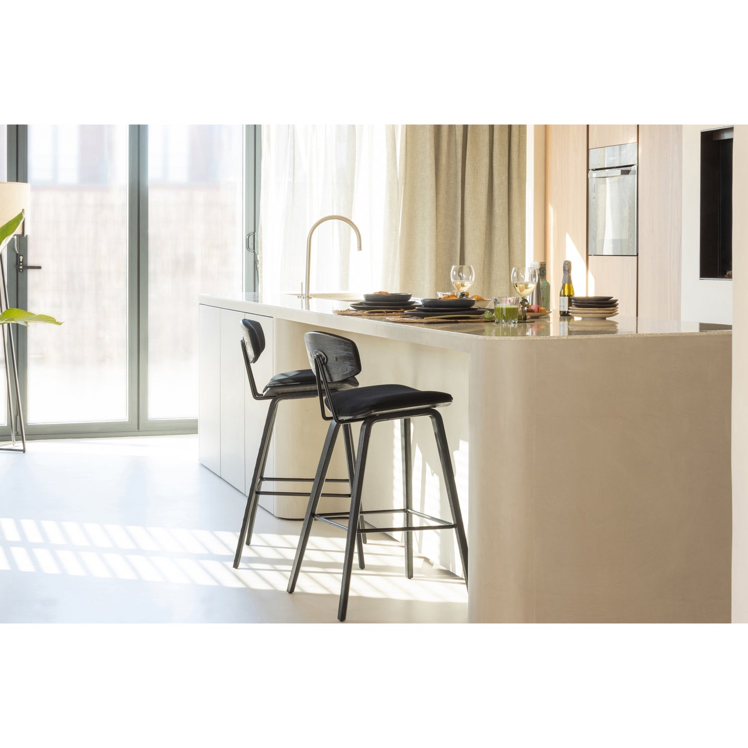 Senn Barstoel Fluweel Zwart van WOOOD - laagste prijs offerte van PureWonen