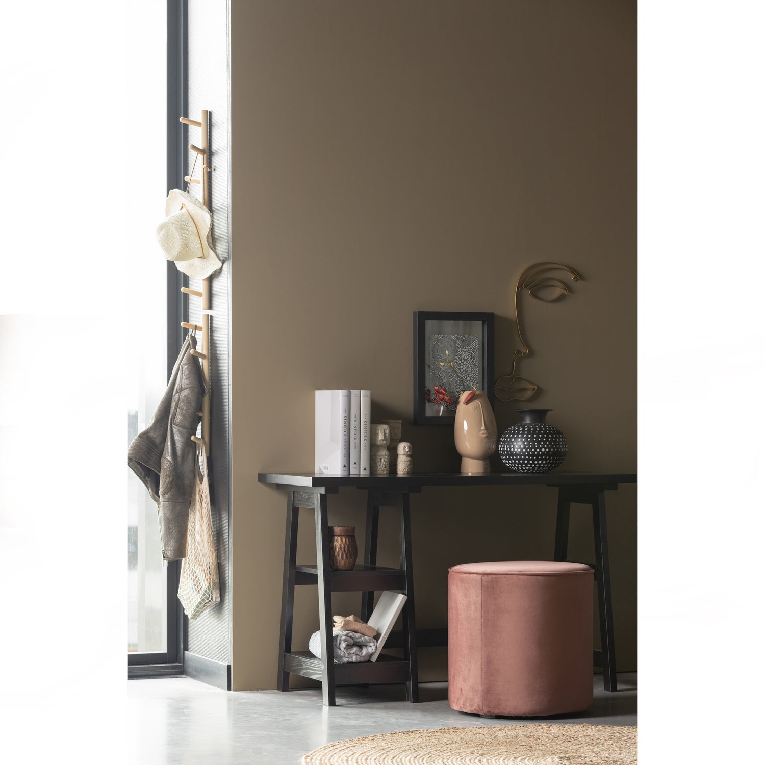 Sara Poef Hoog Oud Roze 46x O46 van WOOOD – Luxe comfort op maat van PureWonen. Vraag naar de beste prijs.