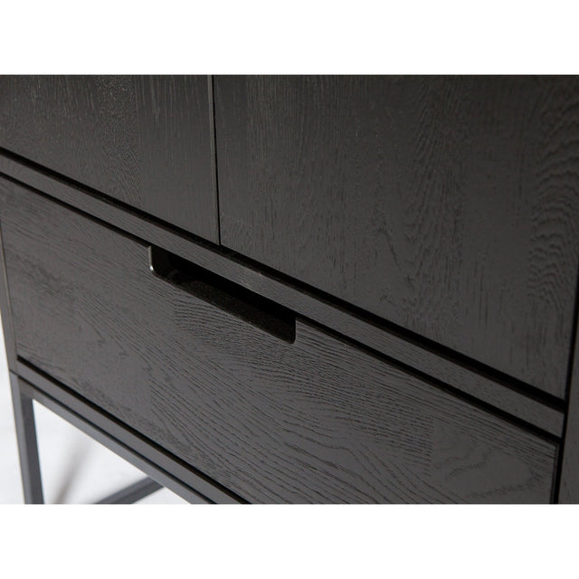 Silas Hoge Kast Essen Blacknight [Fsc] van WOOOD – Luxe comfort op maat van PureWonen. Vraag naar de beste prijs.