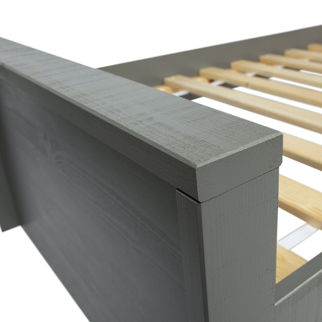 Morris Bed Grenen Leem 90x200 Cm Excl Lattenbodem [Fsc] van WOOOD – Luxe comfort op maat van PureWonen. Vraag naar de beste prijs.