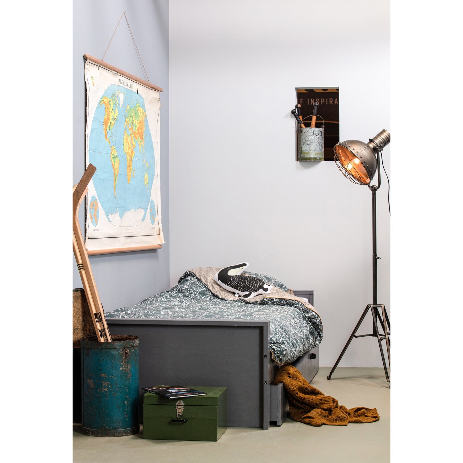 Morris Bed Grenen Leem 90x200 Cm Excl Lattenbodem [Fsc] van WOOOD – Luxe comfort op maat van PureWonen. Vraag naar de beste prijs.