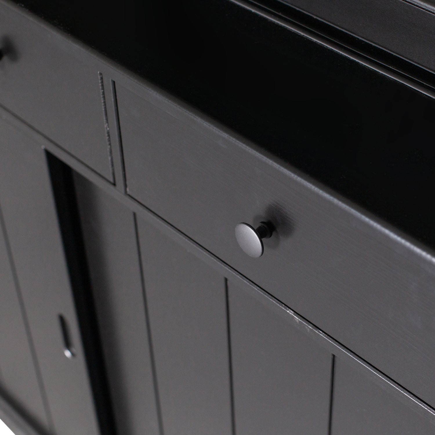 Lagos Buffetkast Grenen Diepzwart [Fsc] van WOOOD – Luxe comfort op maat van PureWonen. Vraag naar de beste prijs.