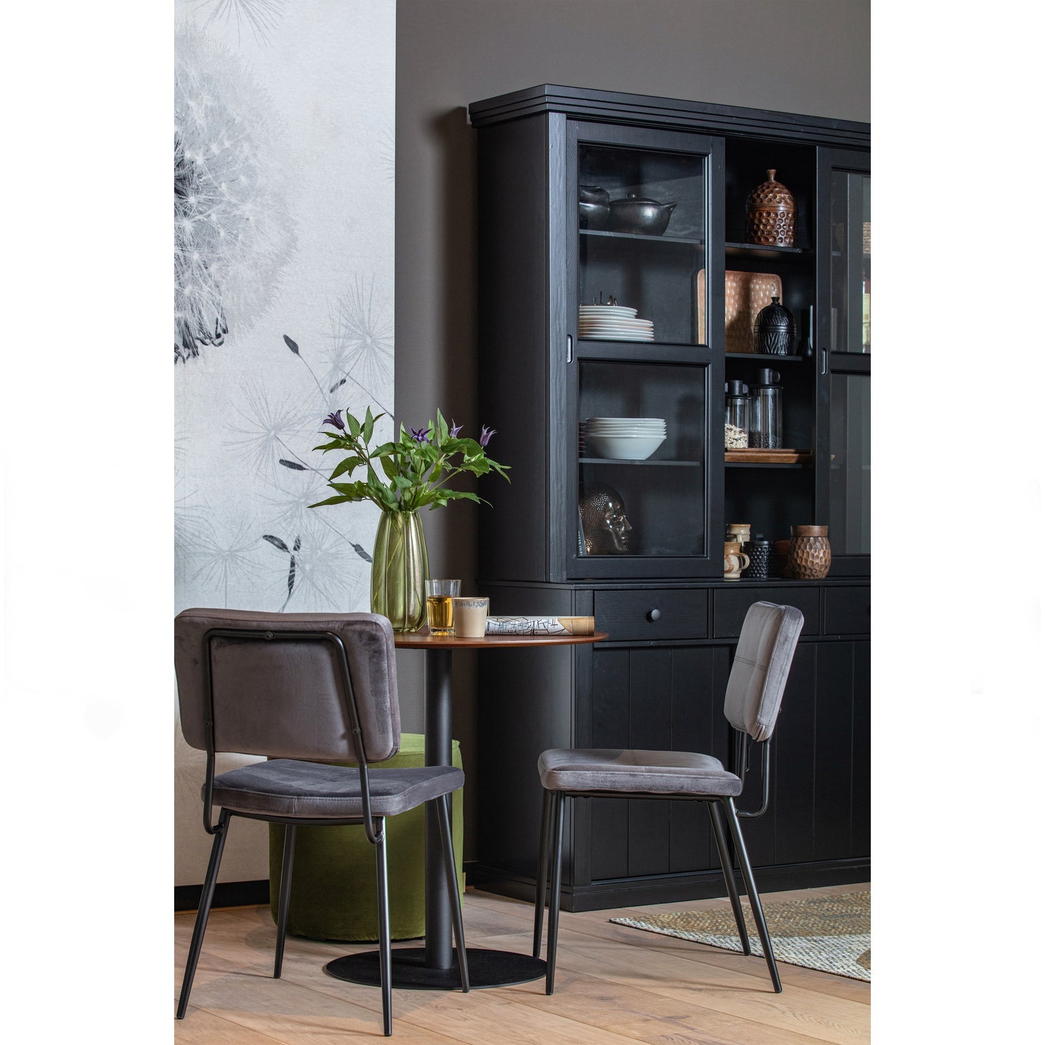 Sara Poef Hoog Army 46x O46 van WOOOD – Luxe comfort op maat van PureWonen. Vraag naar de beste prijs.