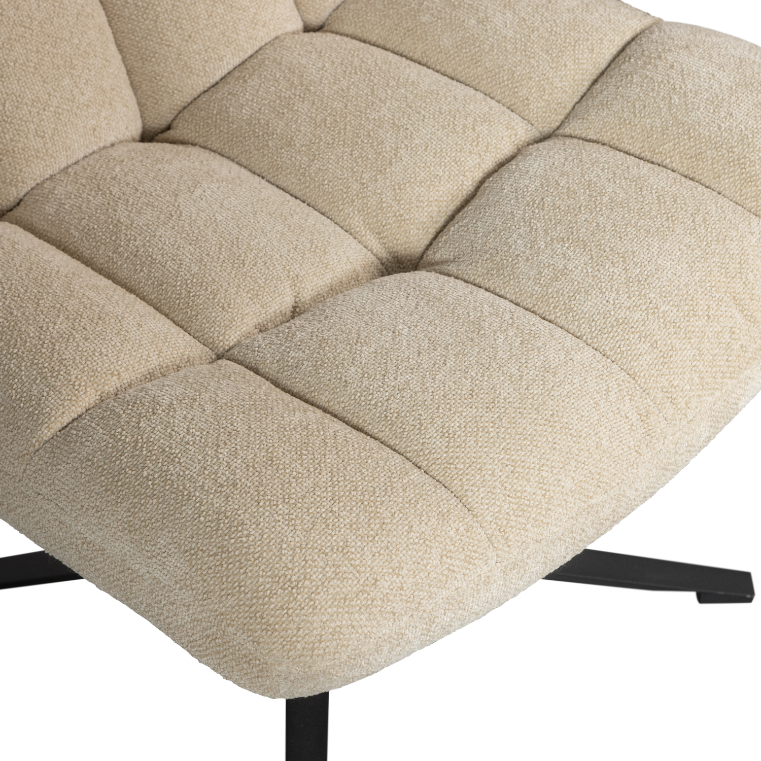 Job Draaifauteuil Boucle Zand van WOOOD – Luxe comfort op maat van PureWonen. Vraag naar de beste prijs.