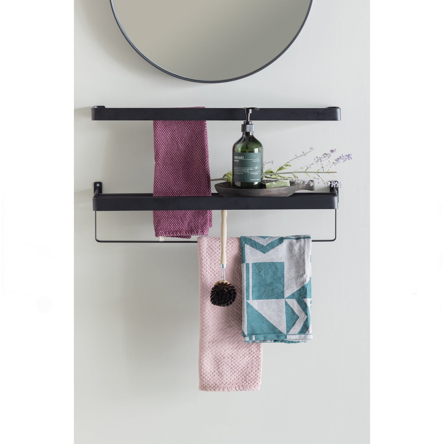 Doutzen Spiegel Metaal Zwart O50 Cm van WOOOD – Luxe comfort op maat van PureWonen. Vraag naar de beste prijs.