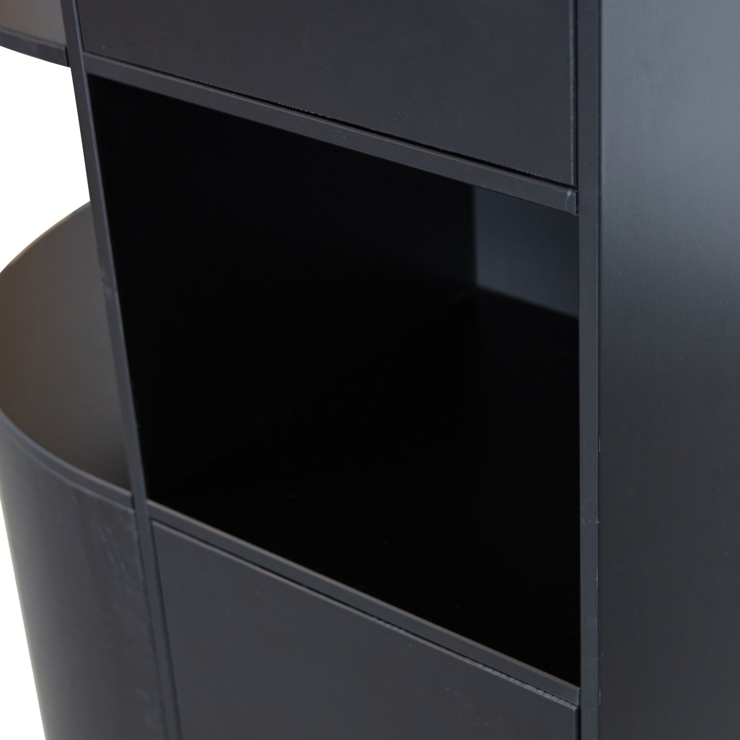 Finca Opbergkast Rond Links 78 Cm Grenen Diepzwart [Fsc] van WOOOD – Luxe comfort op maat van PureWonen. Vraag naar de beste prijs.