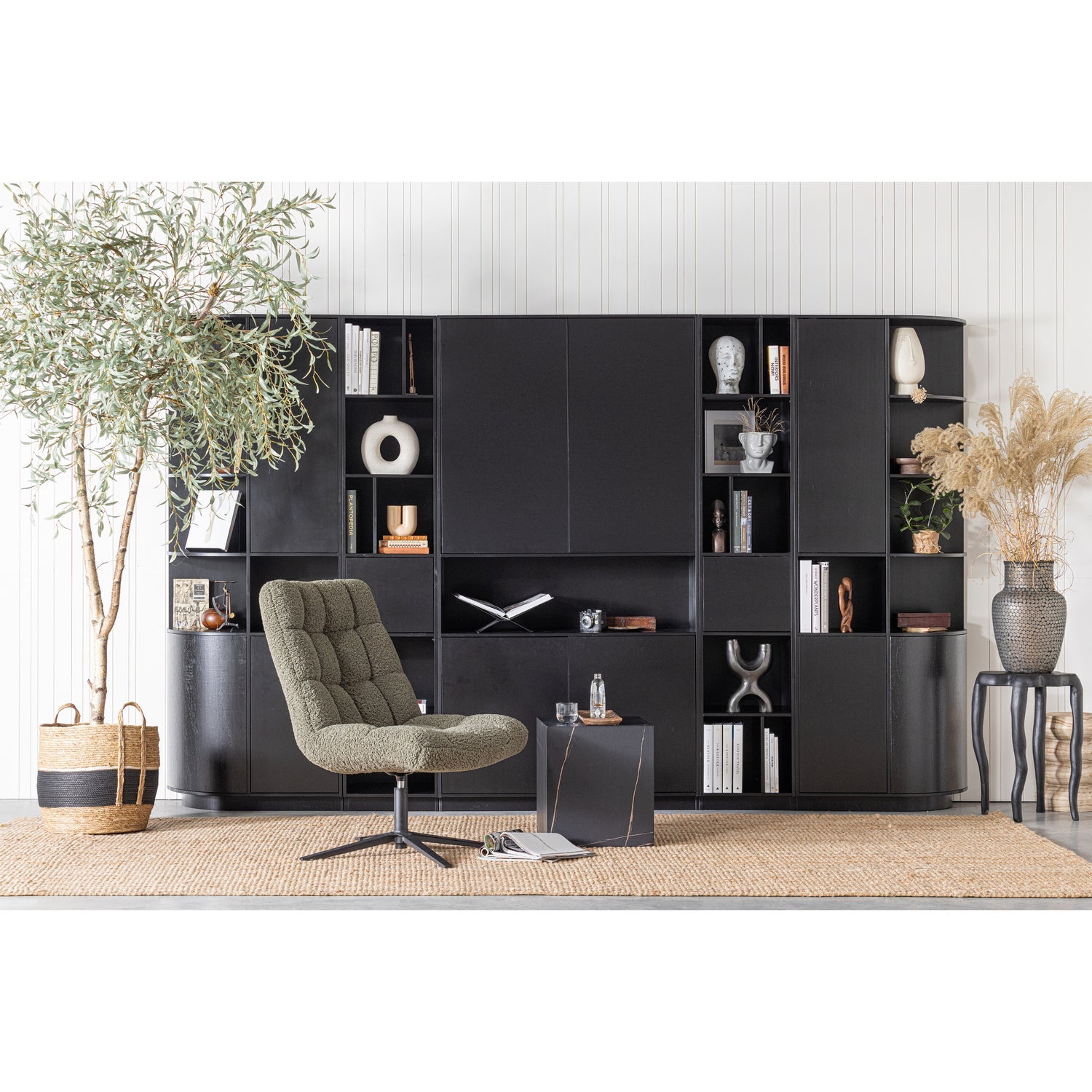 Finca Tv Meubel Rond Rechts 78 Cm Grenen Diepzwart [Fsc] van WOOOD – Luxe comfort op maat van PureWonen. Vraag naar de beste prijs.