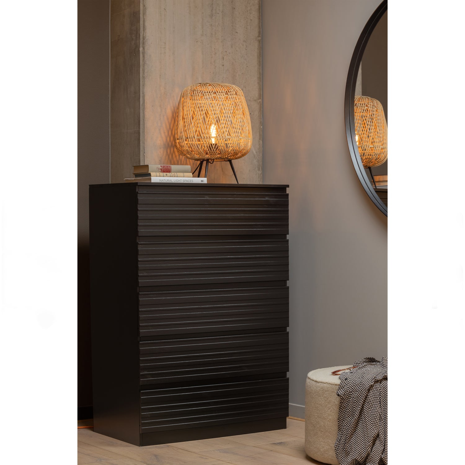 Doutzen Spiegel Metaal Zwart O115 Cm van WOOOD – Luxe comfort op maat van PureWonen. Vraag naar de beste prijs.