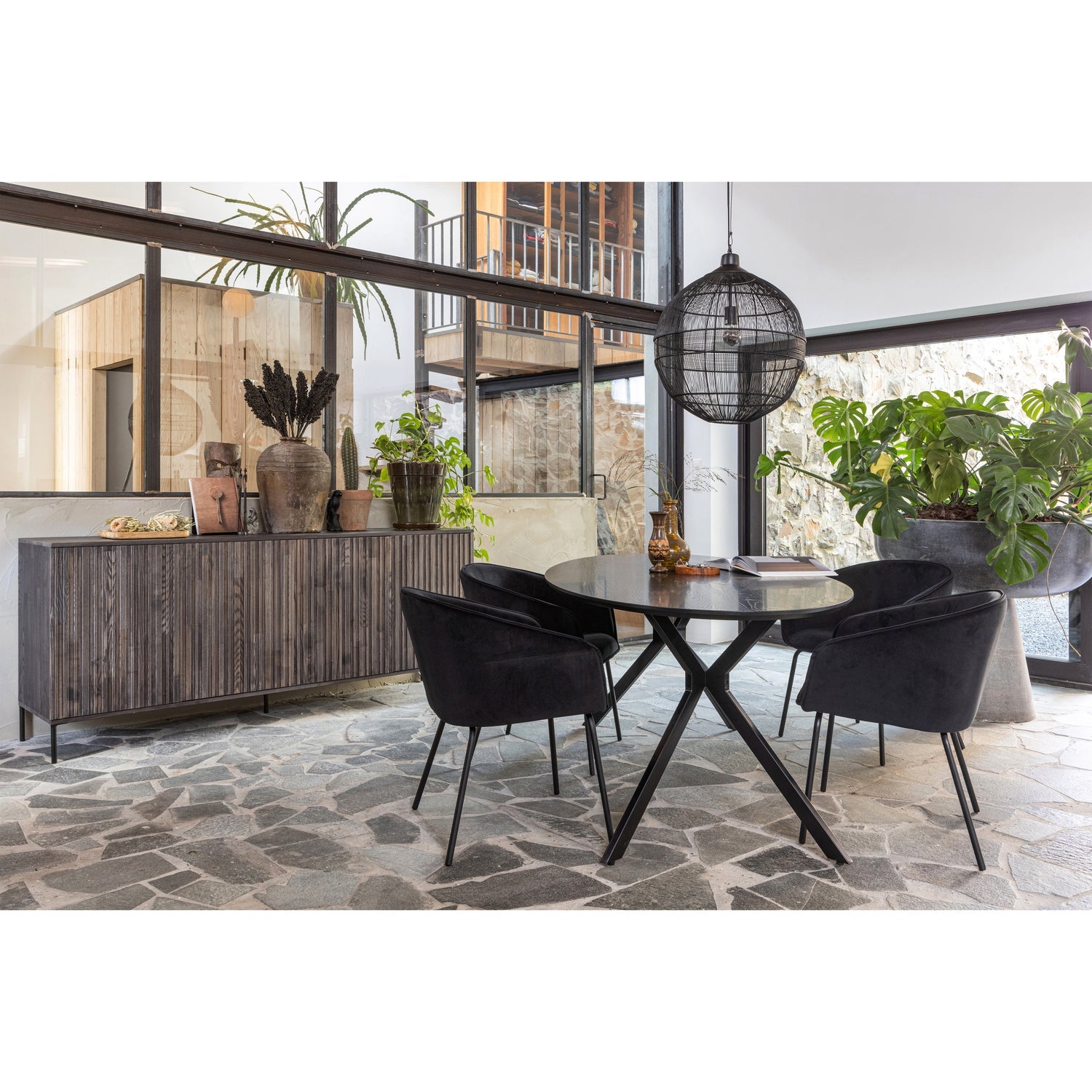 Bruno Eettafel Ovaal Mdf Zwart 220x100 Cm van WOOOD – Luxe comfort op maat van PureWonen. Vraag naar de beste prijs.