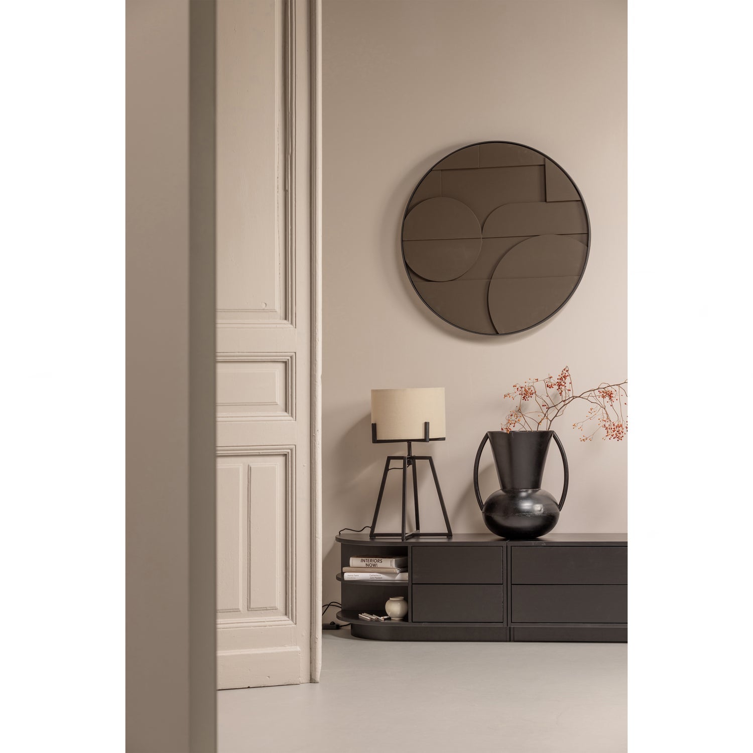 Finca Tv Meubel Rond Links 78 Cm Grenen Diepzwart [Fsc] van WOOOD – Luxe comfort op maat van PureWonen. Vraag naar de beste prijs.