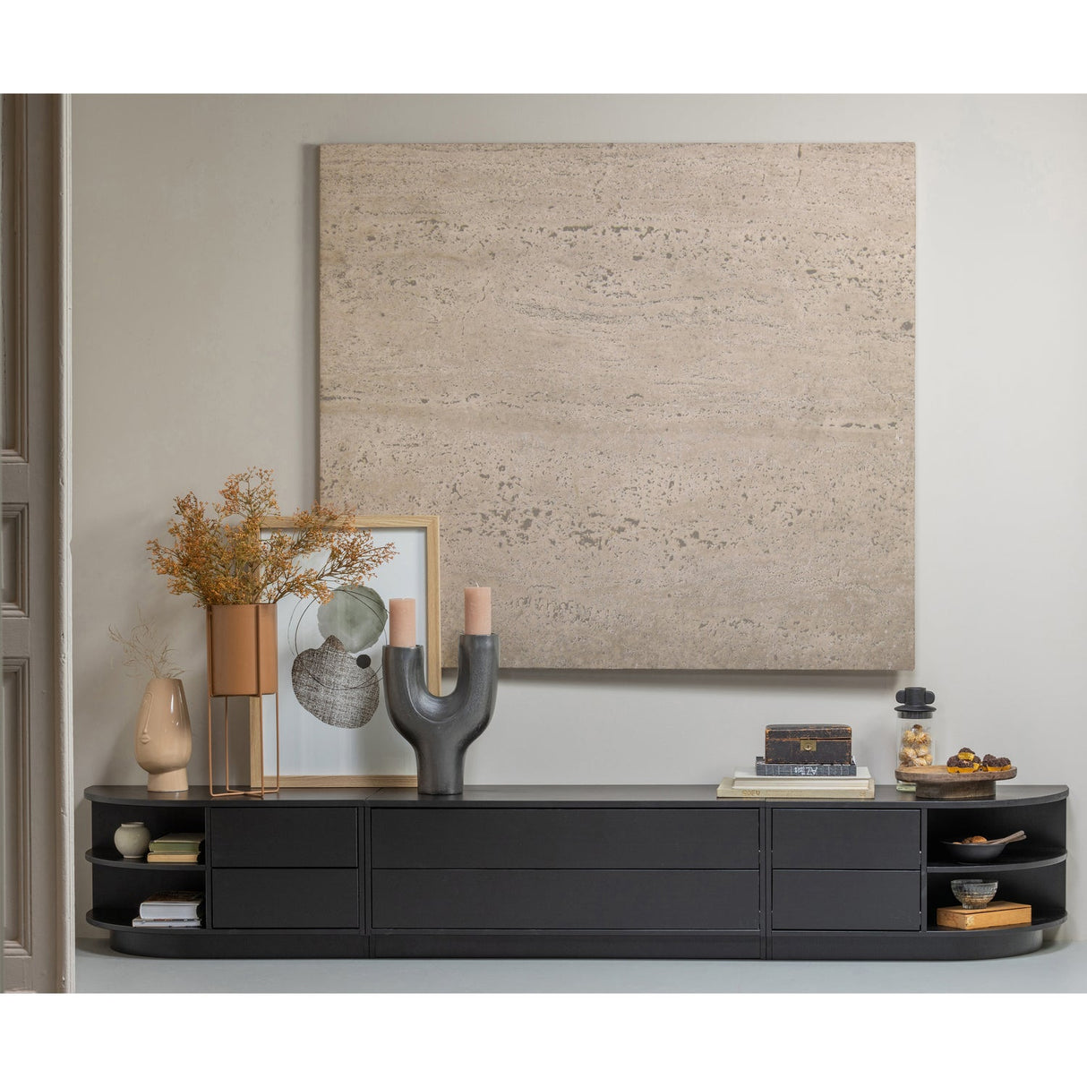 Finca Tv Meubel Rond Rechts 78 Cm Grenen Diepzwart [Fsc] van WOOOD – Luxe comfort op maat van PureWonen. Vraag naar de beste prijs.