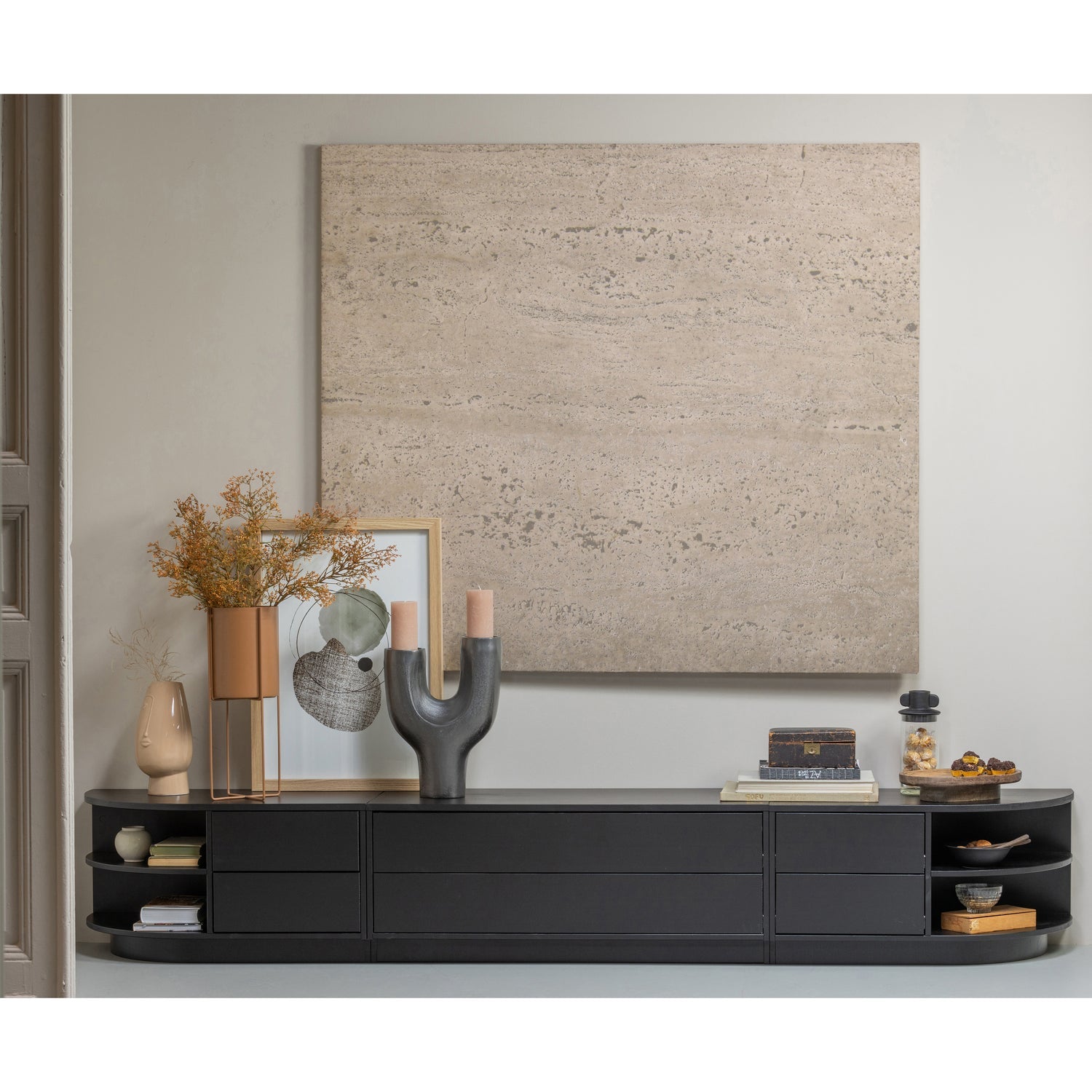 Finca Tv Meubel Rond Rechts 78 Cm Grenen Diepzwart [Fsc] van WOOOD – Luxe comfort op maat van PureWonen. Vraag naar de beste prijs.