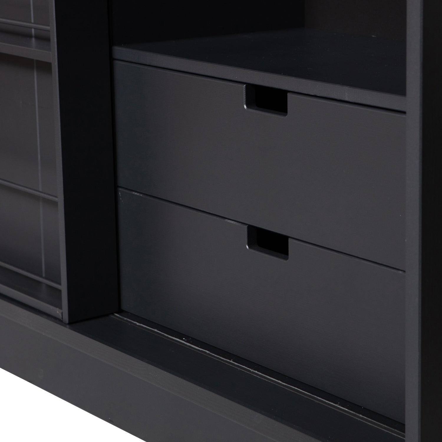 Swing Schuifdeurkast Grenen Geschuurd Mat Zwart [Fsc] van WOOOD – Luxe comfort op maat van PureWonen. Vraag naar de beste prijs.