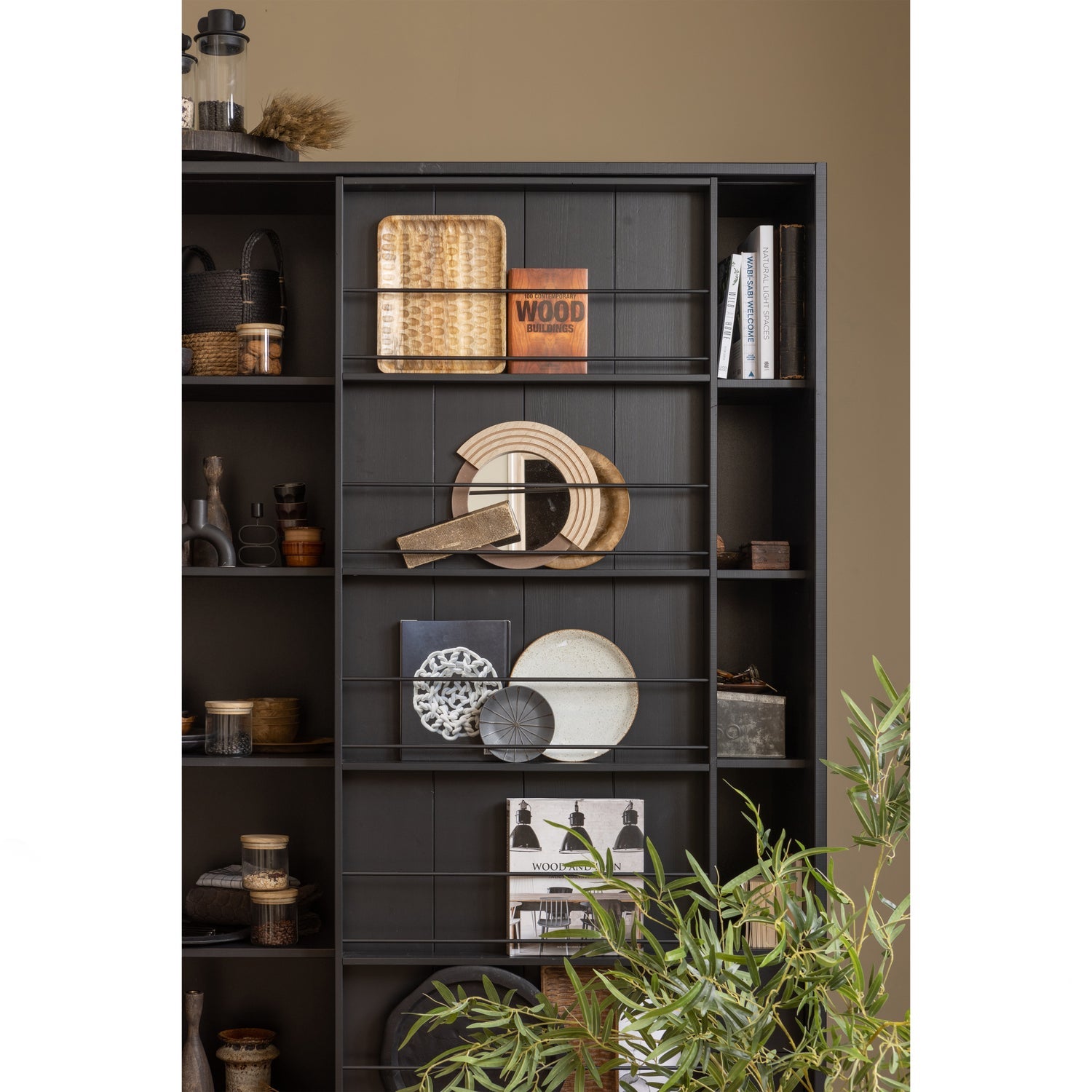 Swing Schuifdeurkast Grenen Geschuurd Mat Zwart [Fsc] van WOOOD – Luxe comfort op maat van PureWonen. Vraag naar de beste prijs.